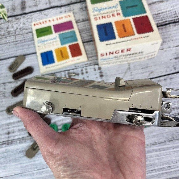 SINGER Professional Buttonholer 20 Cams 381116 for Slant 0 Matic Zig Zag Machine - Picture 15 of 16